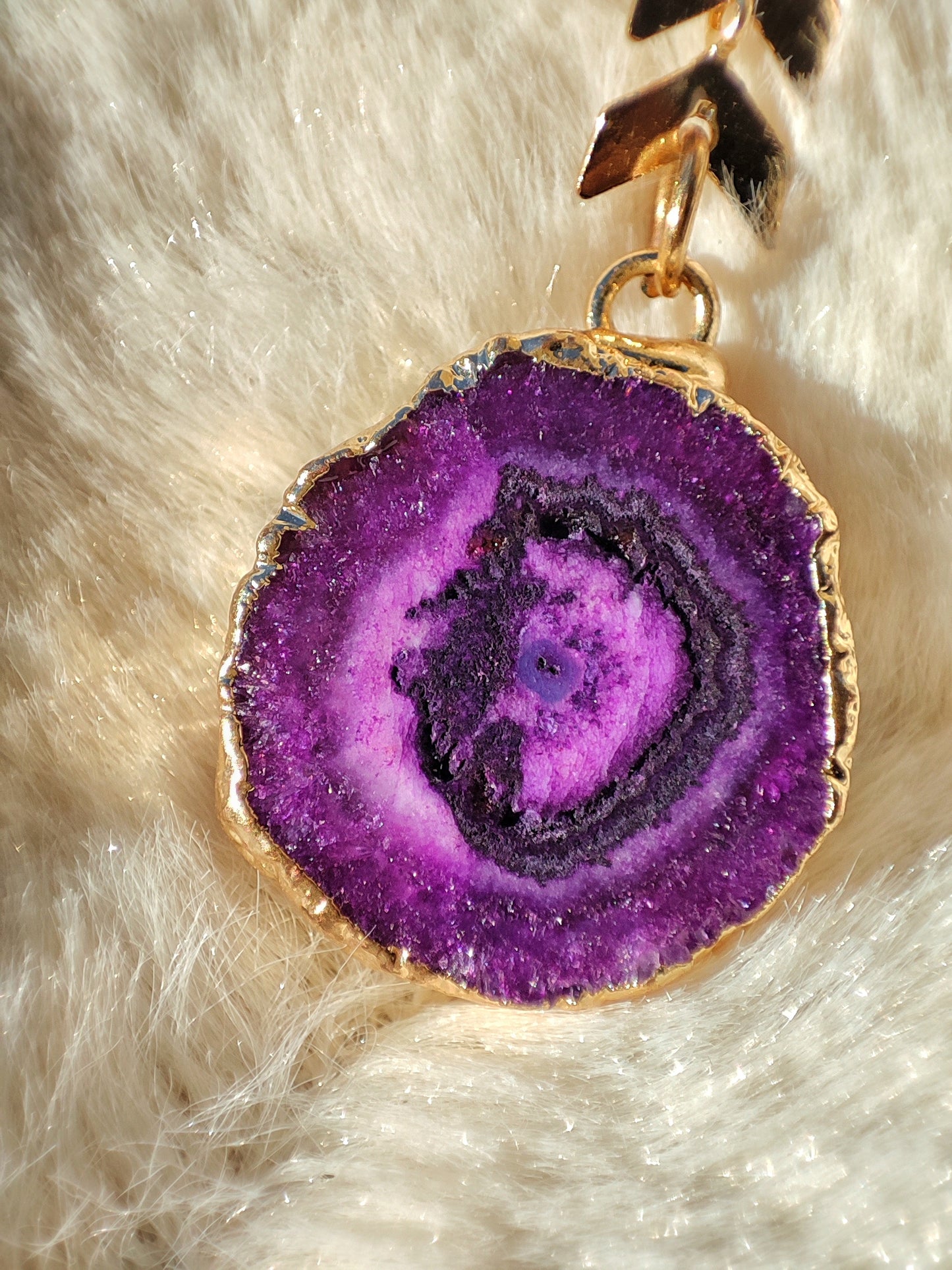 Gold facechain with purple agate