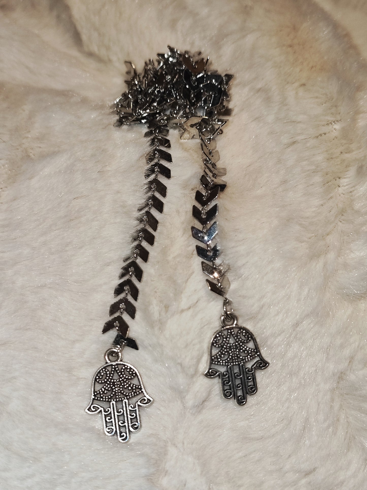 Silver facechain with Hamsa
