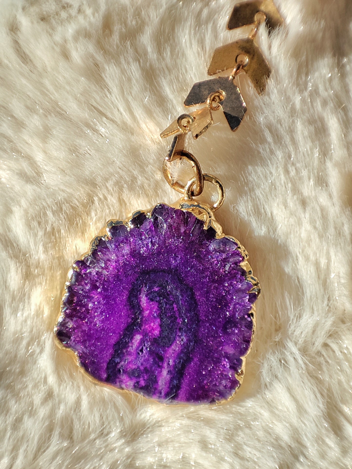 Gold facechain with purple agate