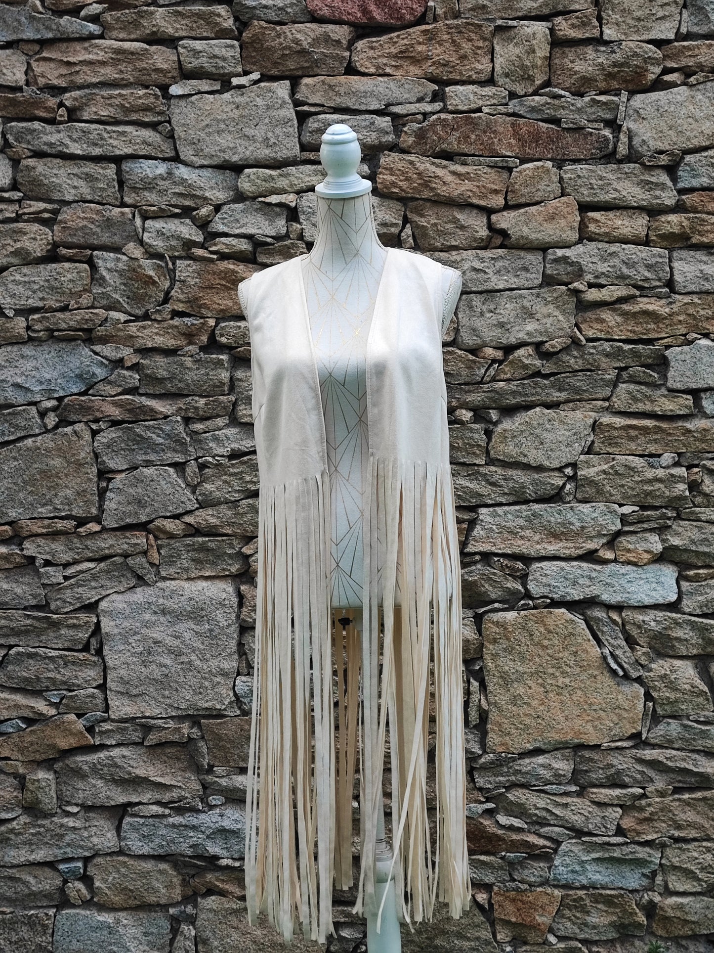 Vest with fringes