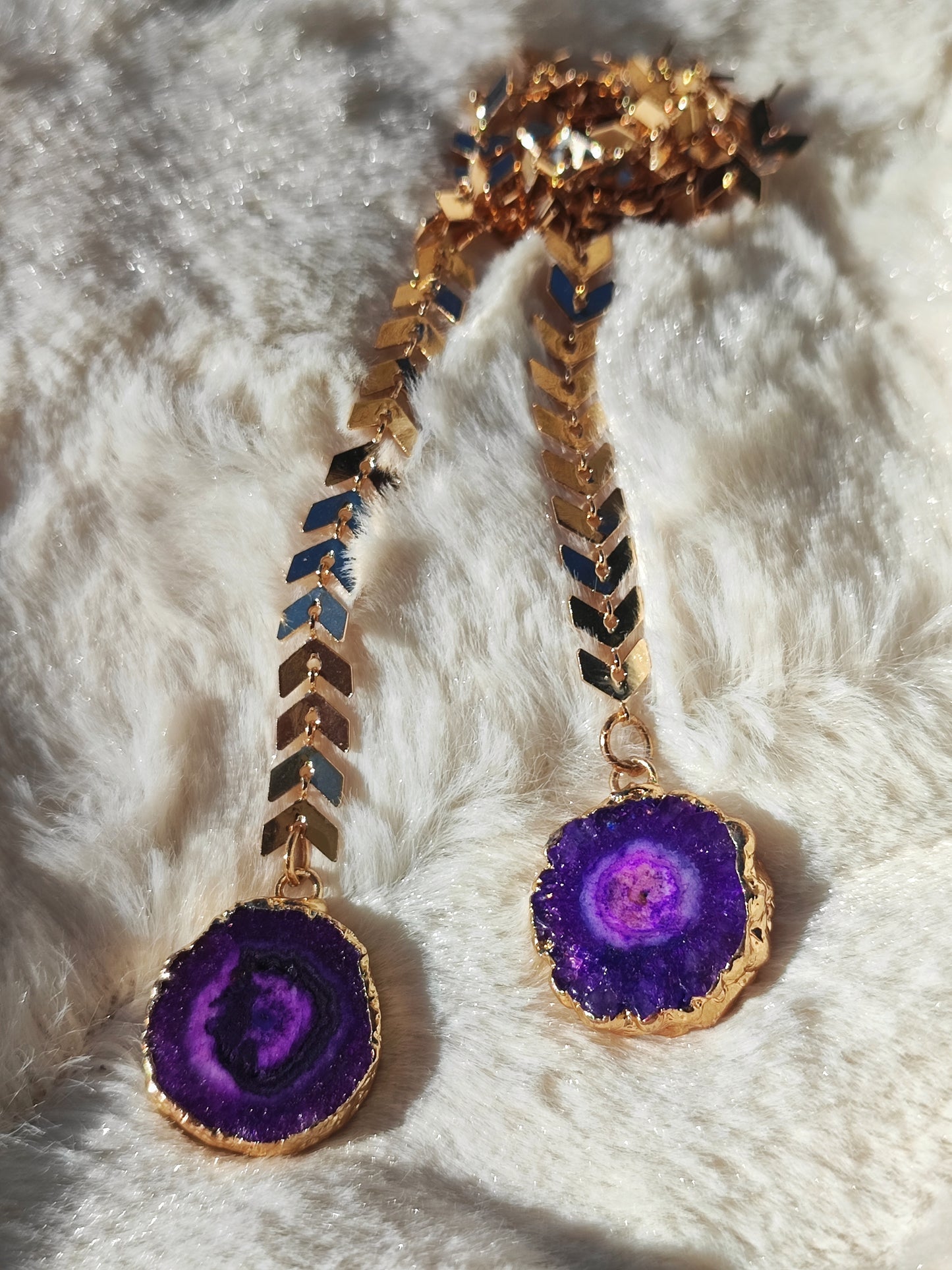 Gold facechain with purple agate