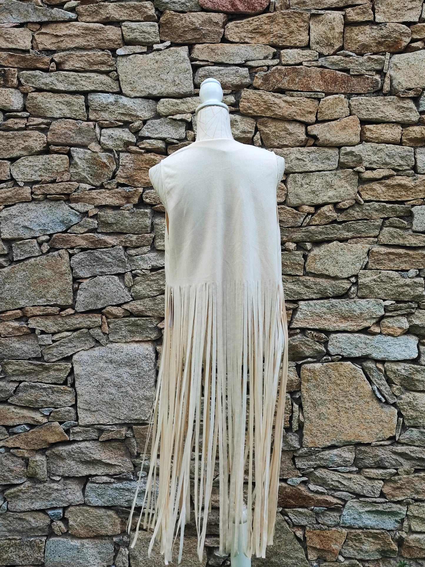 Vest with fringes